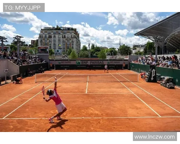 南京网球队在世锦赛中的灵活性展现与战术分析